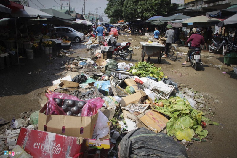 Tieu thuong meu mao vi hang hoa hu hong sau dot mua ngap toi noc hinh anh 2 