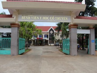 Kỷ niệm ngày thầy thuốc Việt Nam 27-2: Bệnh viện Y học cổ truyền Đắk Lắk làm theo lời Bác “Lương y phải như từ mẫu”