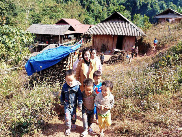 Gây quỹ từ thiện Tây Bắc ủng hộ đồng bào ở xã đặc biệt khó khăn
