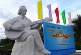 Khánh thành tượng cố nhạc sĩ Trịnh Công Sơn bên bờ biển Quy Nhơn