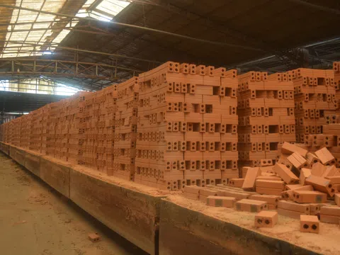 Nhà máy sản xuất gạch Tuynel Thụy Vân: Ứng dụng công nghệ vào sản xuất, nâng cao năng suất và chất lượng sản phẩm